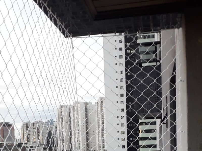 Proteja crianças com rede protetora em Maringá